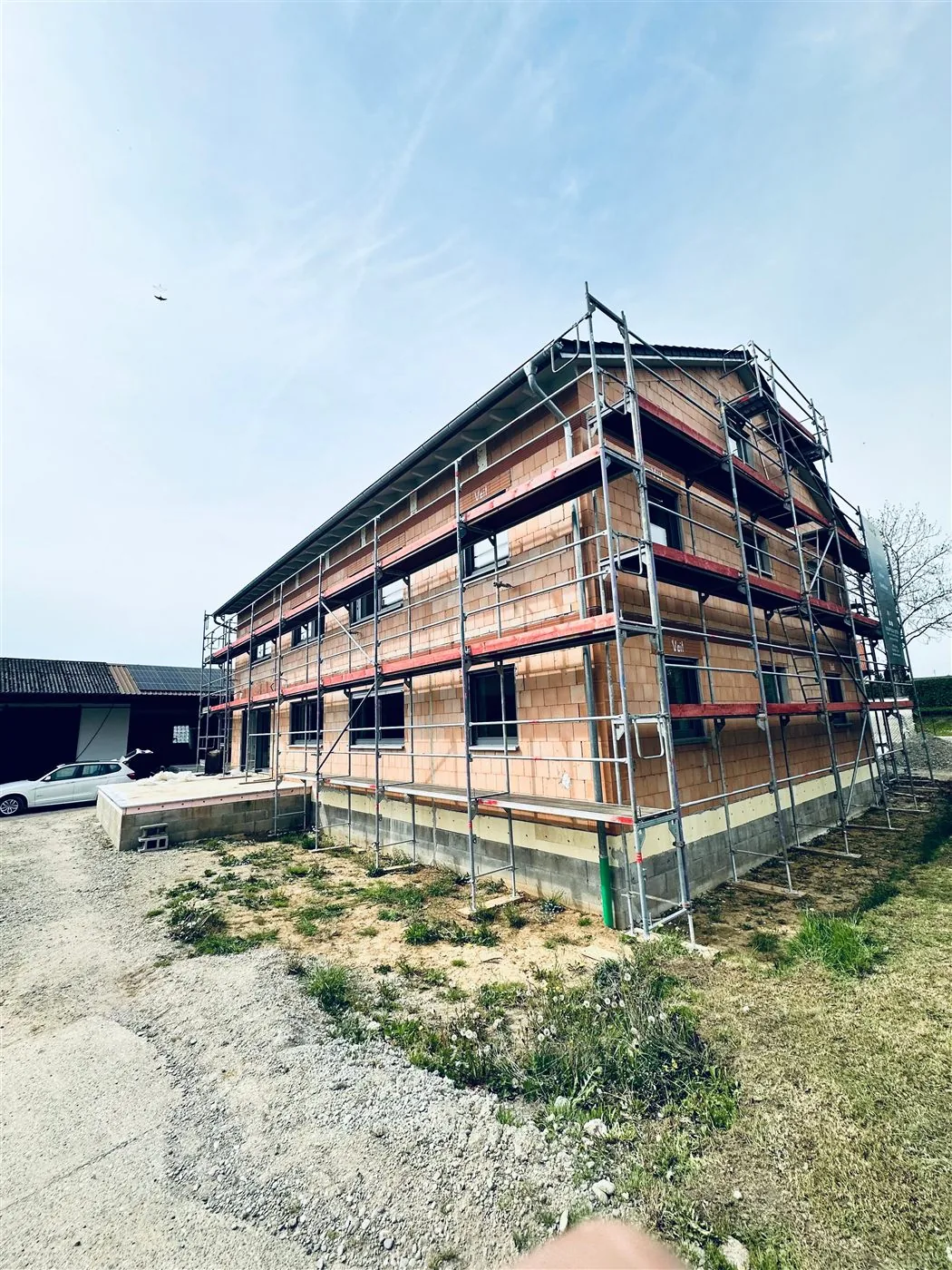 Gerüst an einem Neubau